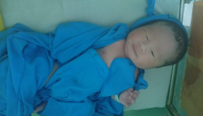 Warga Perum Taman Adiyasa Desa Cikasungka Dihebohkan Dengan Penemuan Bayi Di Semak Belukar