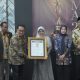 Bupati Pandeglang Raih Anugerah Sahabat Pers Indonesia 2026 dari SMSI